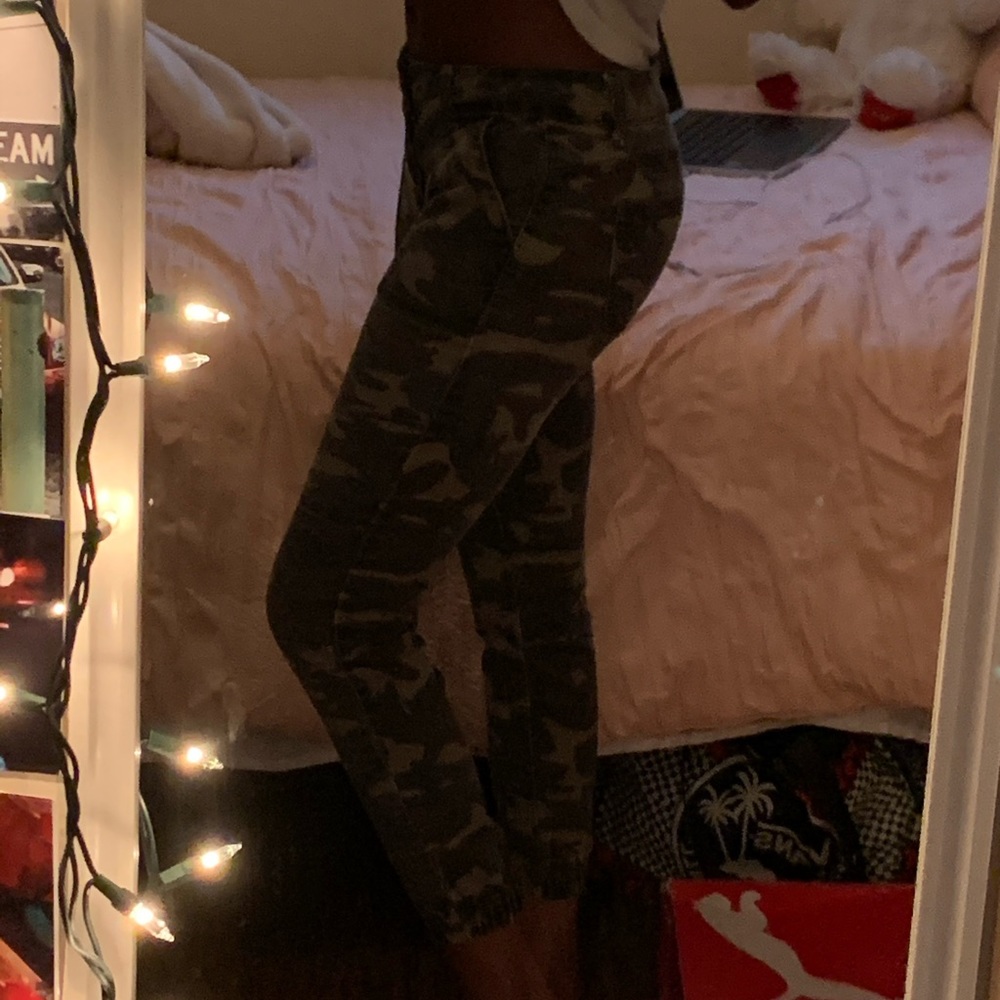 camo pants !